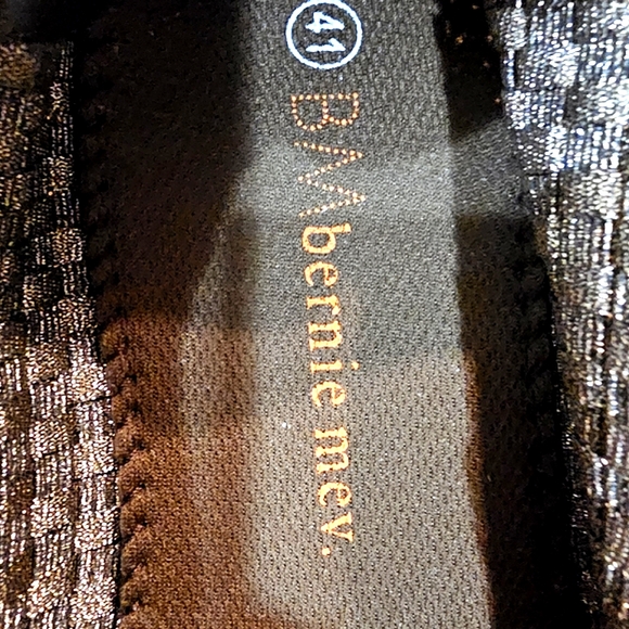 New! Sparkly Gold Bernie Mev. Demure Flats - Size 41 - NIB - Picture 3 of 7